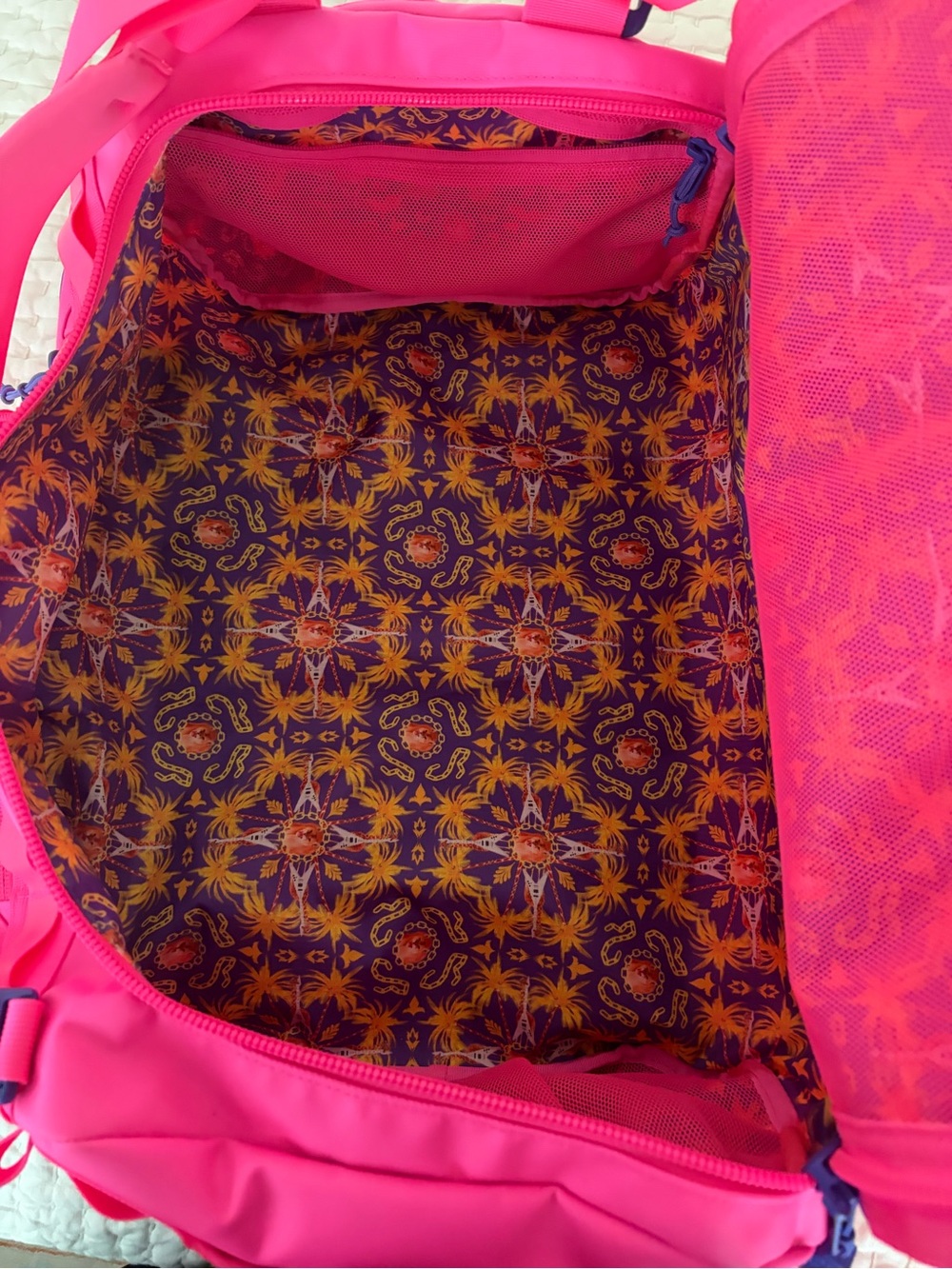GUC Baboon to the Moon Neon Pink Mini Go Bag 32L - Picture 9 of 11
